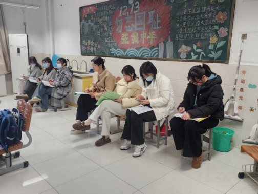 C:/Users/叶梦蝶/Desktop/c8c271222e5b6a099149ad79625eb3ea.jpgc8c271222e5b6a099149ad79625eb3ea