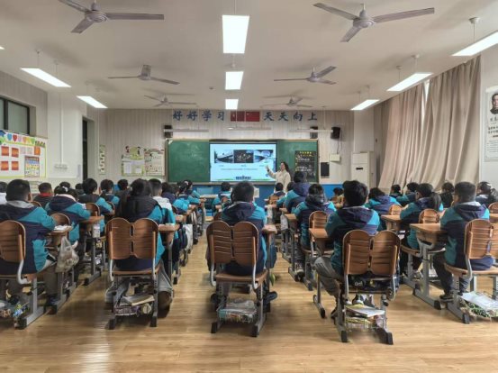 6994203610ba3bdb463dcc43ff19eef3